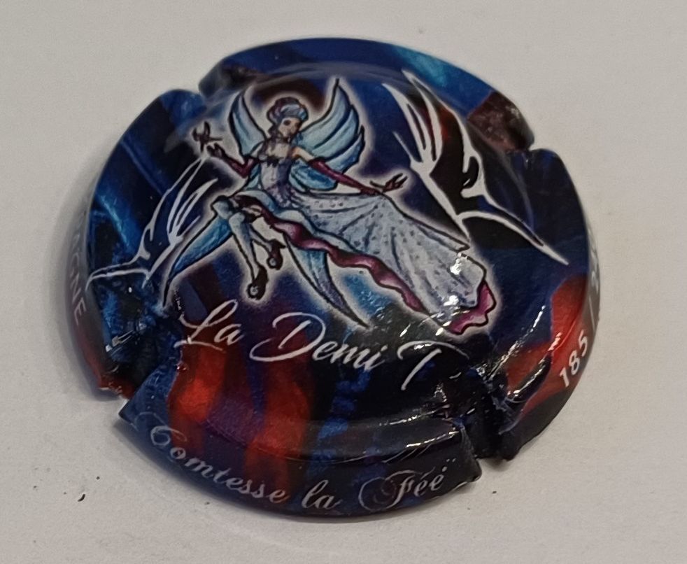 BELLE CAPSULE CHAMPAGNE COMTESSE LA FEE LA DEMI 240EX REF N°117b NEWS