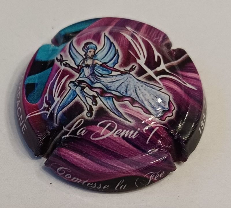 BELLE CAPSULE CHAMPAGNE COMTESSE LA FEE LA DEMI 240EX REF N°117a NEWS