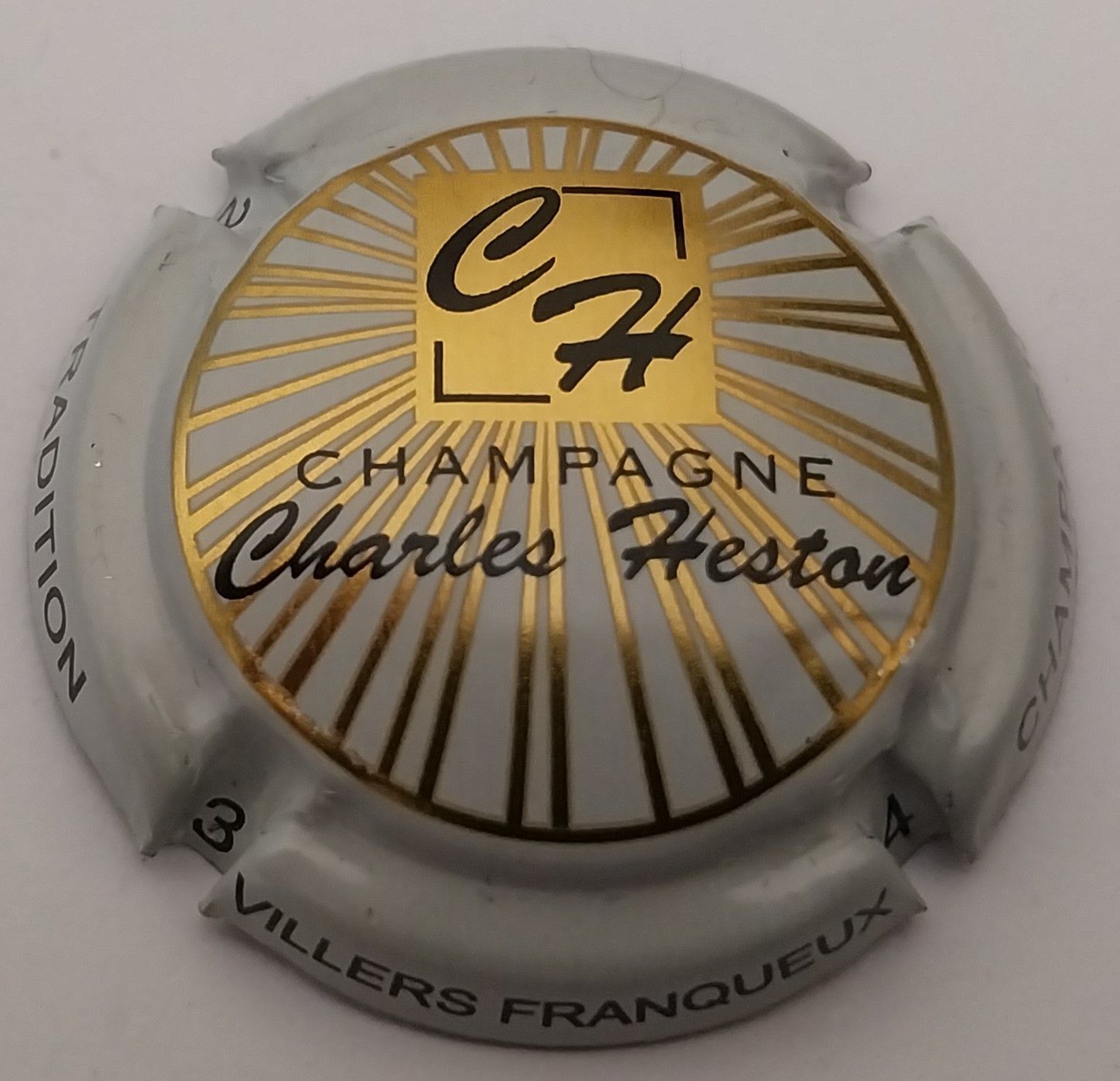 BELLE CAPSULE CHAMPAGNE SIX COTEAUX CHARLES HESTON TRADITION REF N° 60 NEWS
