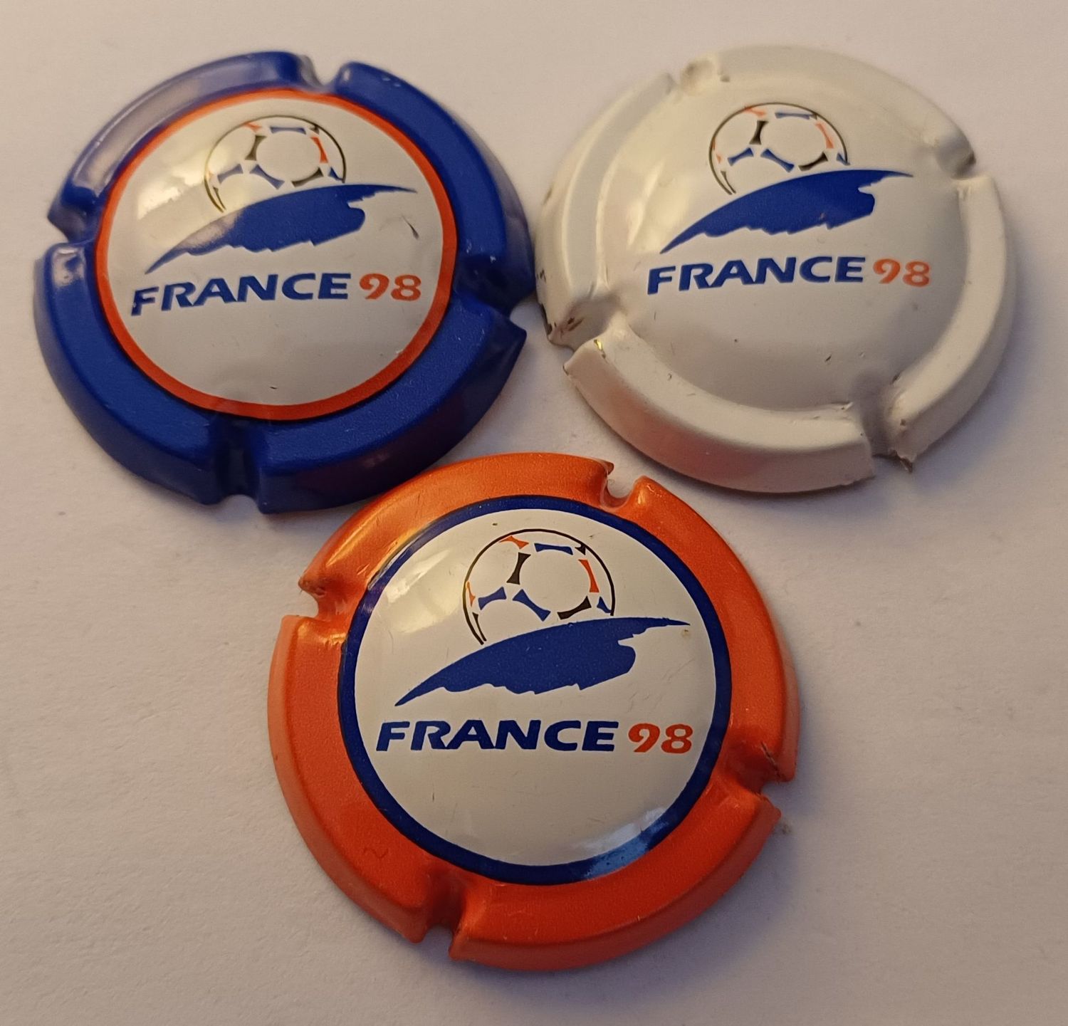 3 BELLES CAPSULES CHAMPAGNE MARNE ET CHAMPAGNE REF N°14/15/16 NEWS