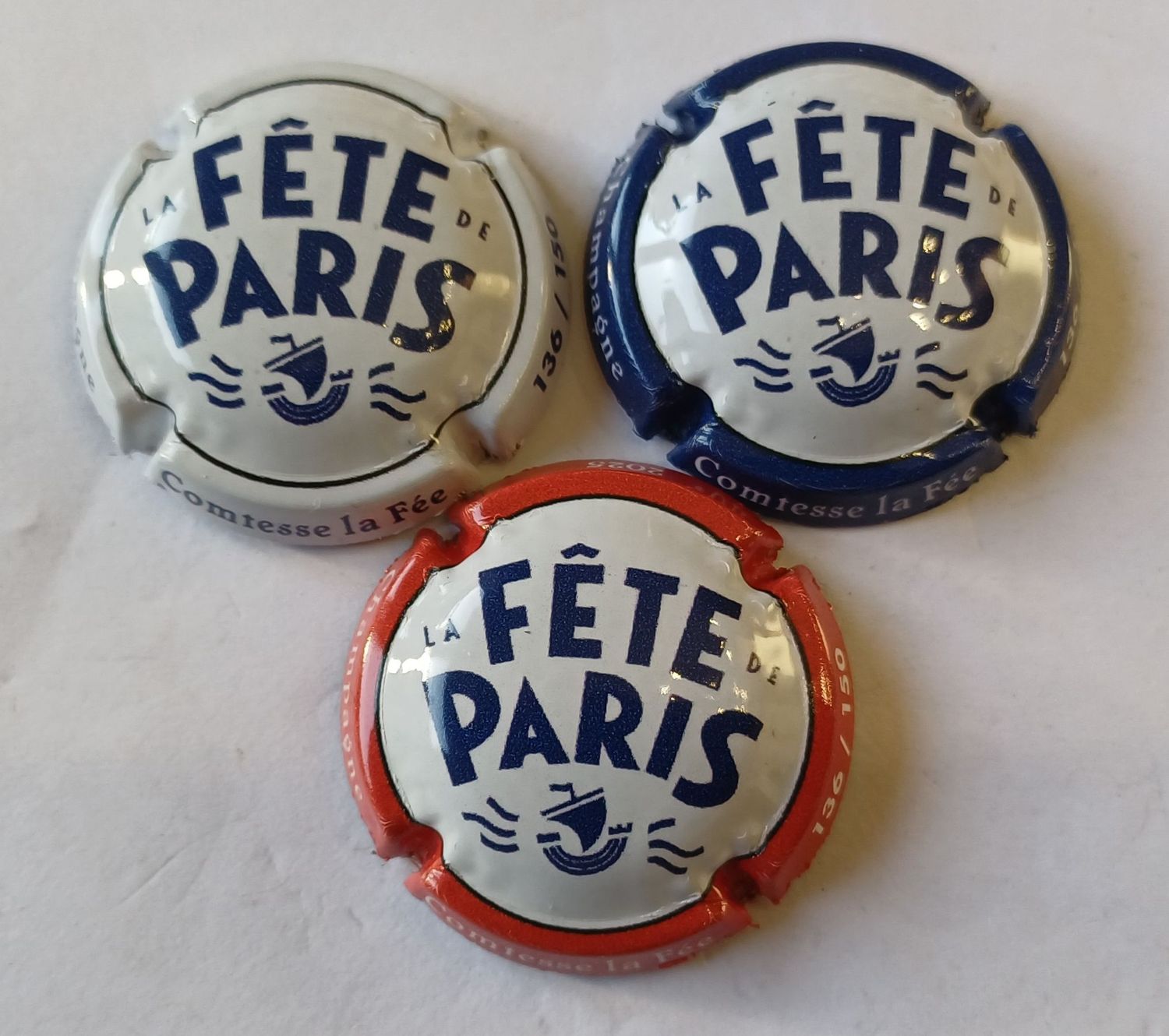 3 BELLES CAPSULES CHAMPAGNE COMTESSE FETE A PARIS 150EX 2025 REF N°164 a 164b NEWS