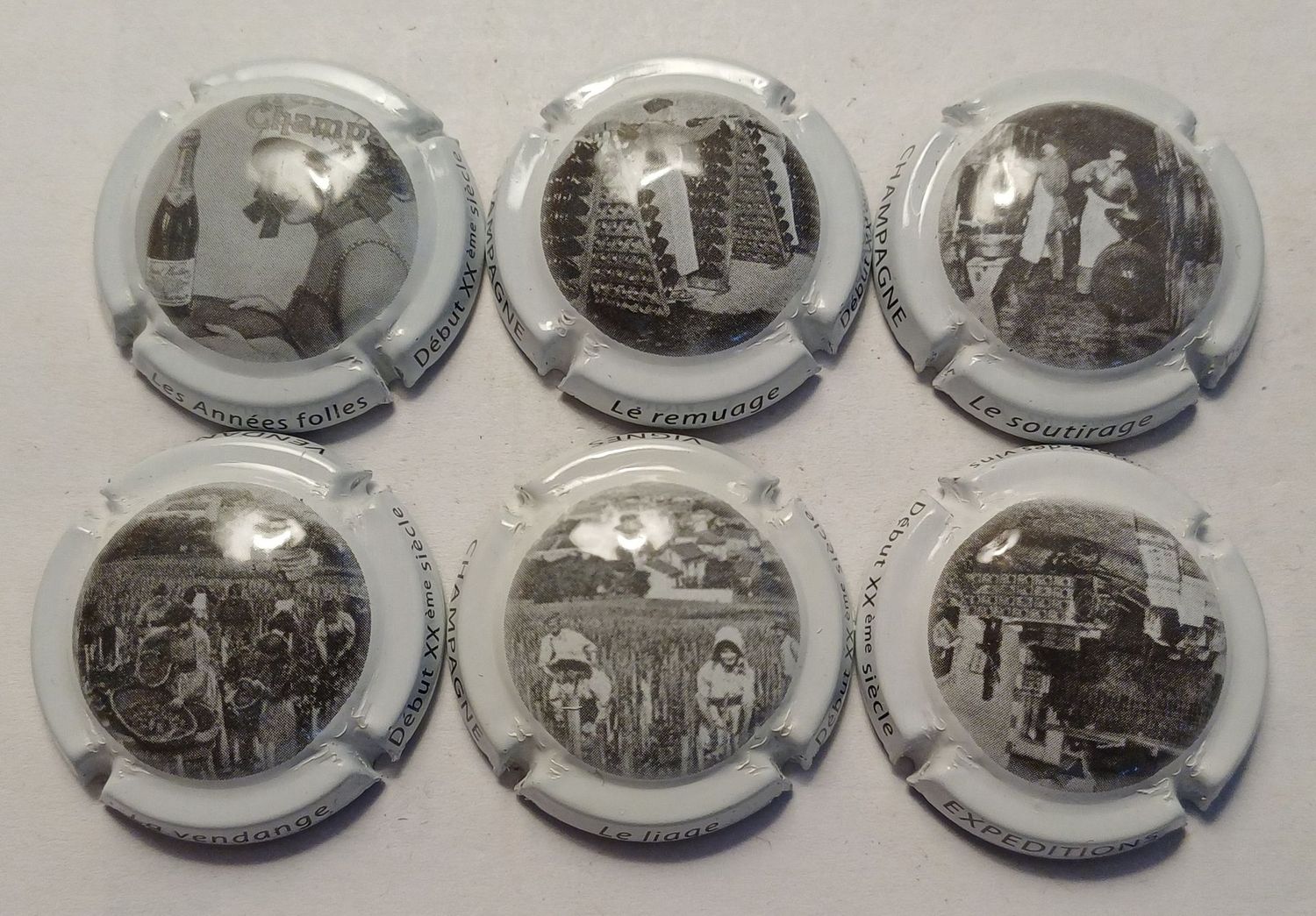 6 BELLLES CAPSULES CHAMPAGNE COGEVI LES ANNEES FOLLES REF N°19 a 19e NEWS