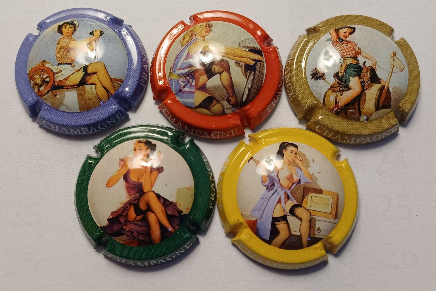 5 BELLES CAPSULES CHAMPAGNE GENERIQUE COQUINE REF N°1083 a 1083d NEWS