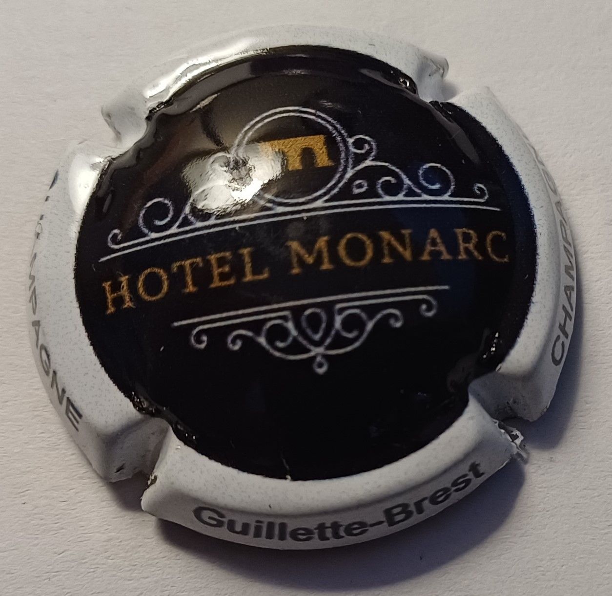 BELLE CAPSULE CHAMPAGNE GUILLETTE BREST HOTEL MONARC REF N°144a NEWS