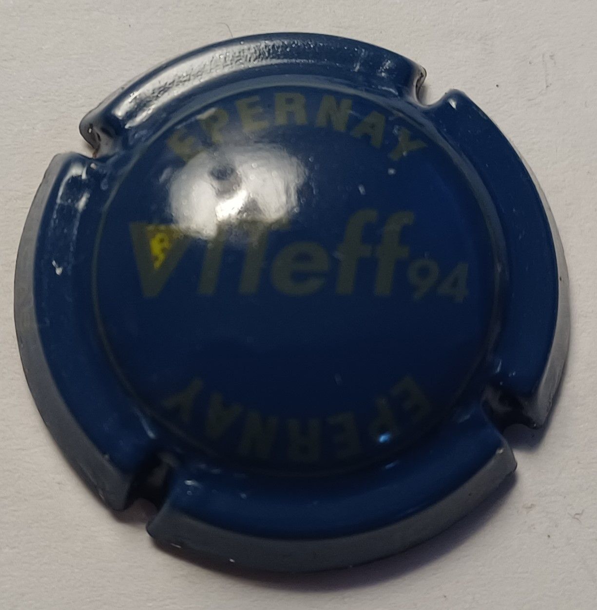 BELLE CAPSULE CHAMPAGNE VITEFF 94 REF N°4b NEWS