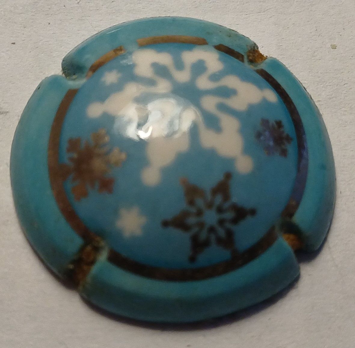 BELLE CAPSULE CHAMPAGNE QUART EN PORCELAINE HIVERS NEWS