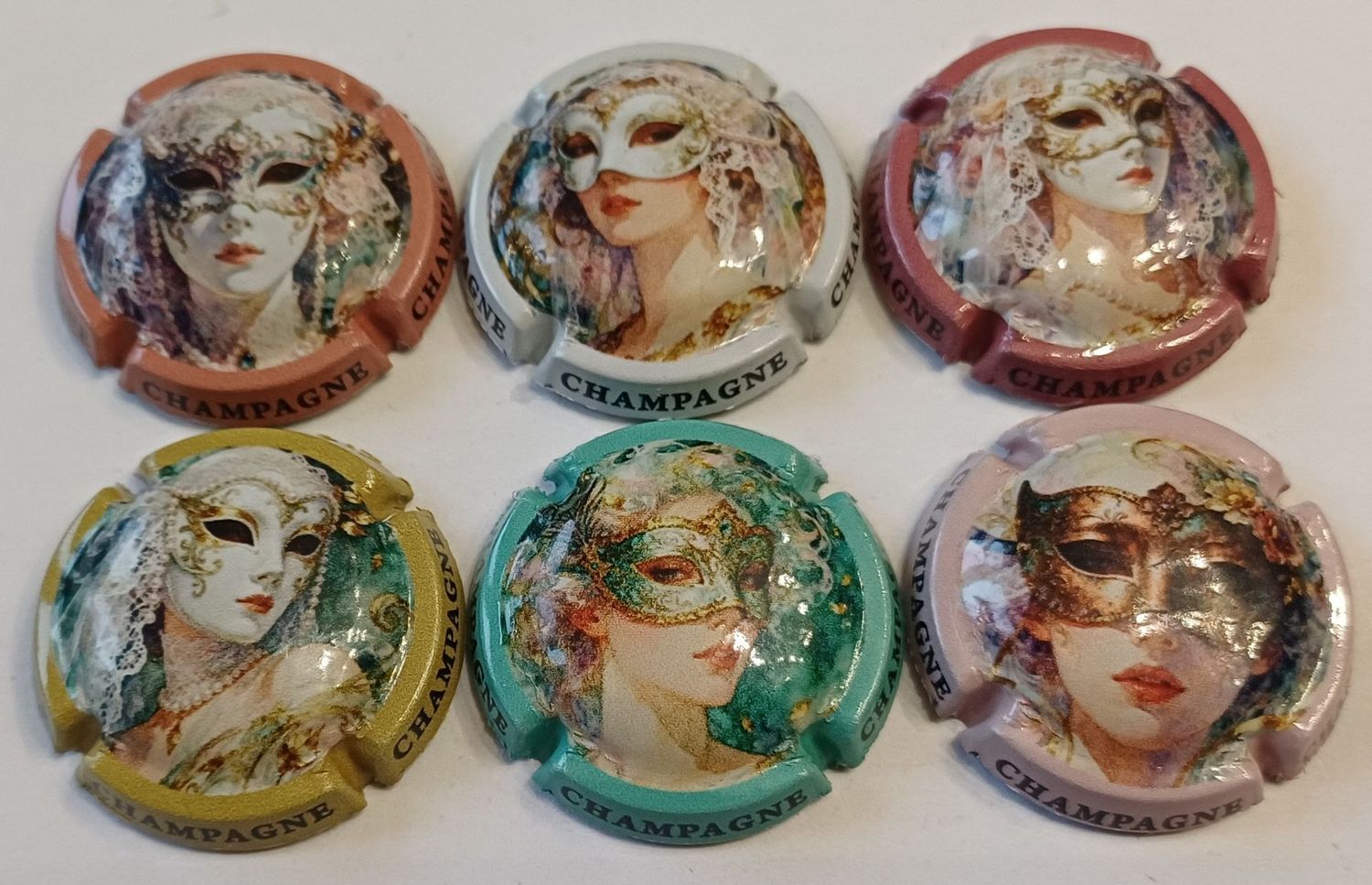 6 BELLES CAPSULES CHAMPAGNE GENERIQUE CARNAVAL 2026 NEWS