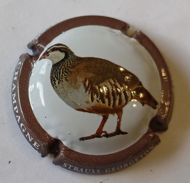 BELLE CAPSULE CHAMPAGNE STRAUSS GEORGETON CUVEE CHASSE REF N°67c NEWS