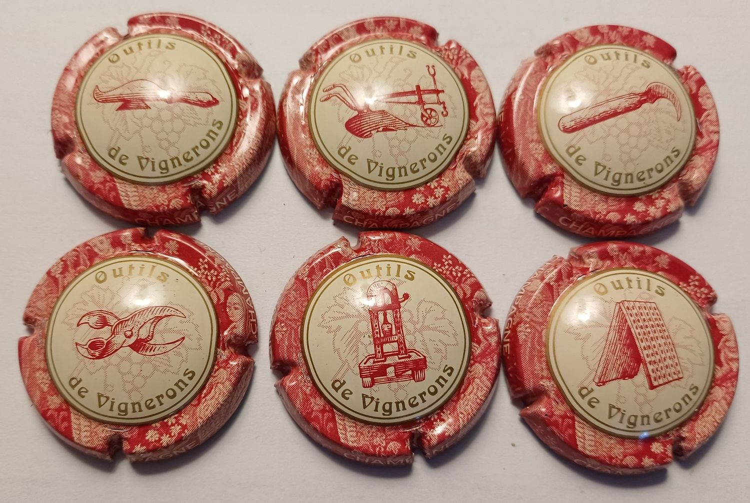 6 BELLES CAPSULES CHAMPAGNE GENERIQUE OUTILS DE VIGNERON REF N°751d a 751i NEWS