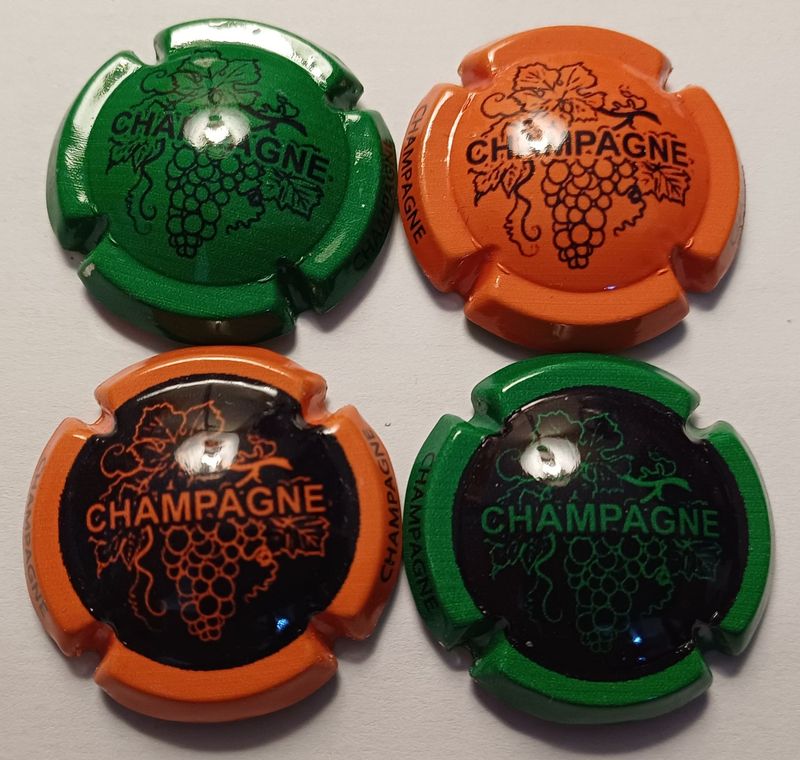 4 BELLES CAPSULES CHAMPAGNE GENERIQUE LES GRAPPES REF N° 989 NEWS