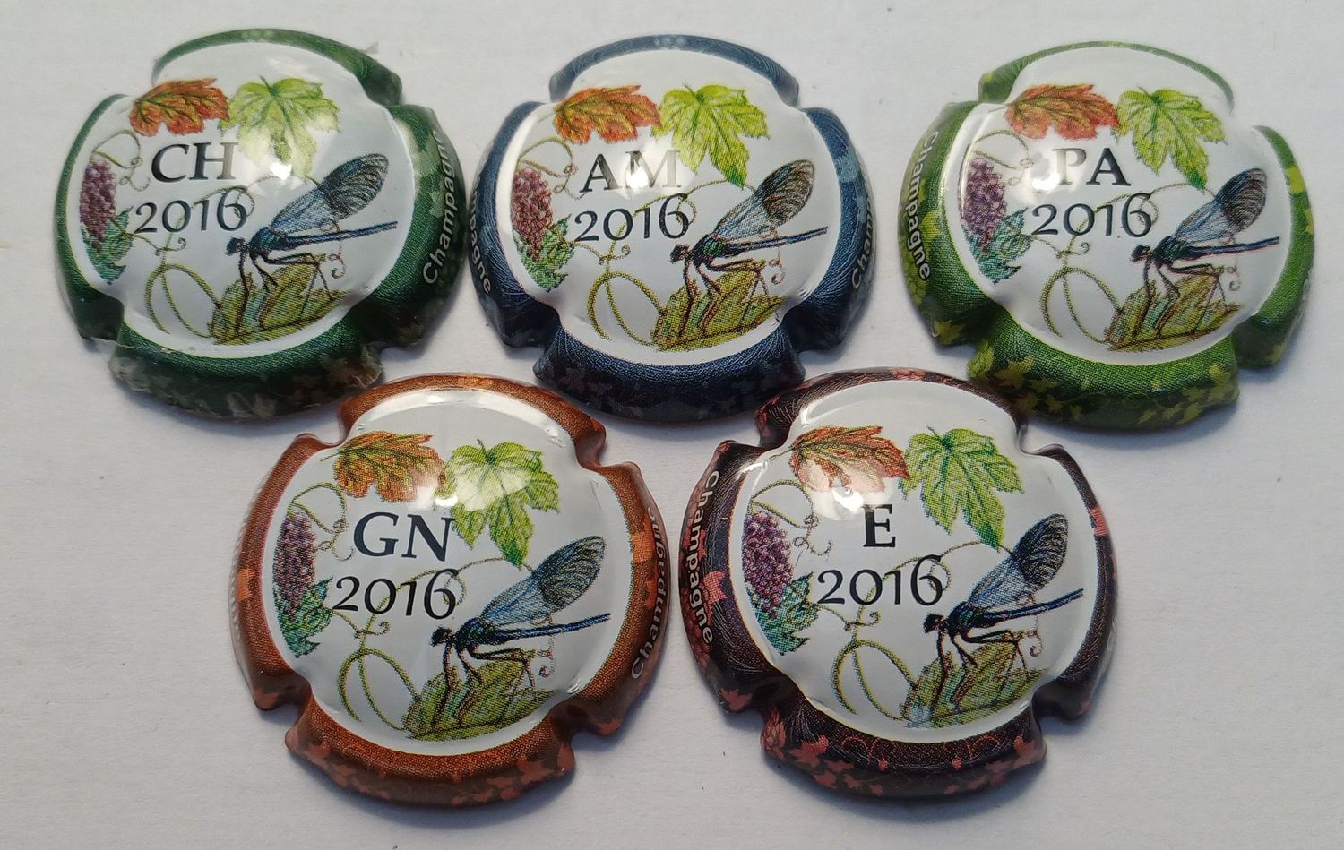 5 BELLES CAPSULES CHAMPAGNE GENERIQUE PUZZLE LIBELLULE 2016 REF N°798t a 798x NEWS