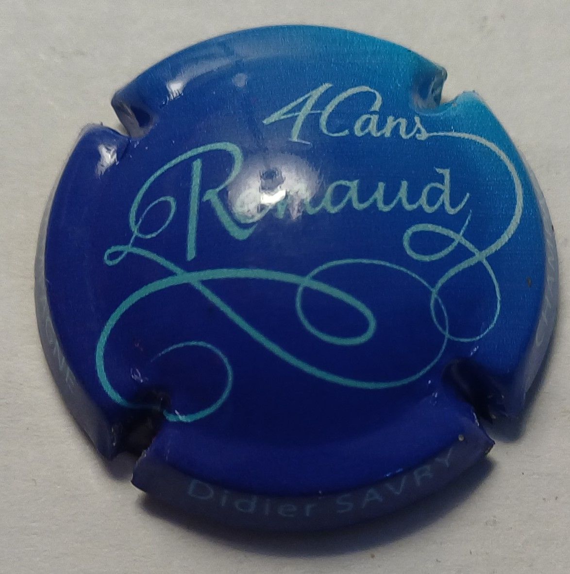 BELLE CAPSULE CHAMPAGNE SAVRY DIDIER 40 ANS RENAUD REF N°A8 NEWS