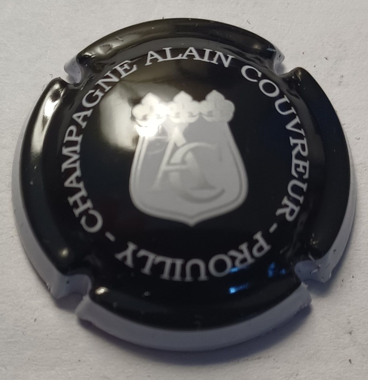 BELLE CAPSULE CHAMPAGNE COUVREUR ALAIN CONTOUR BLANC REF N°7 NEWS