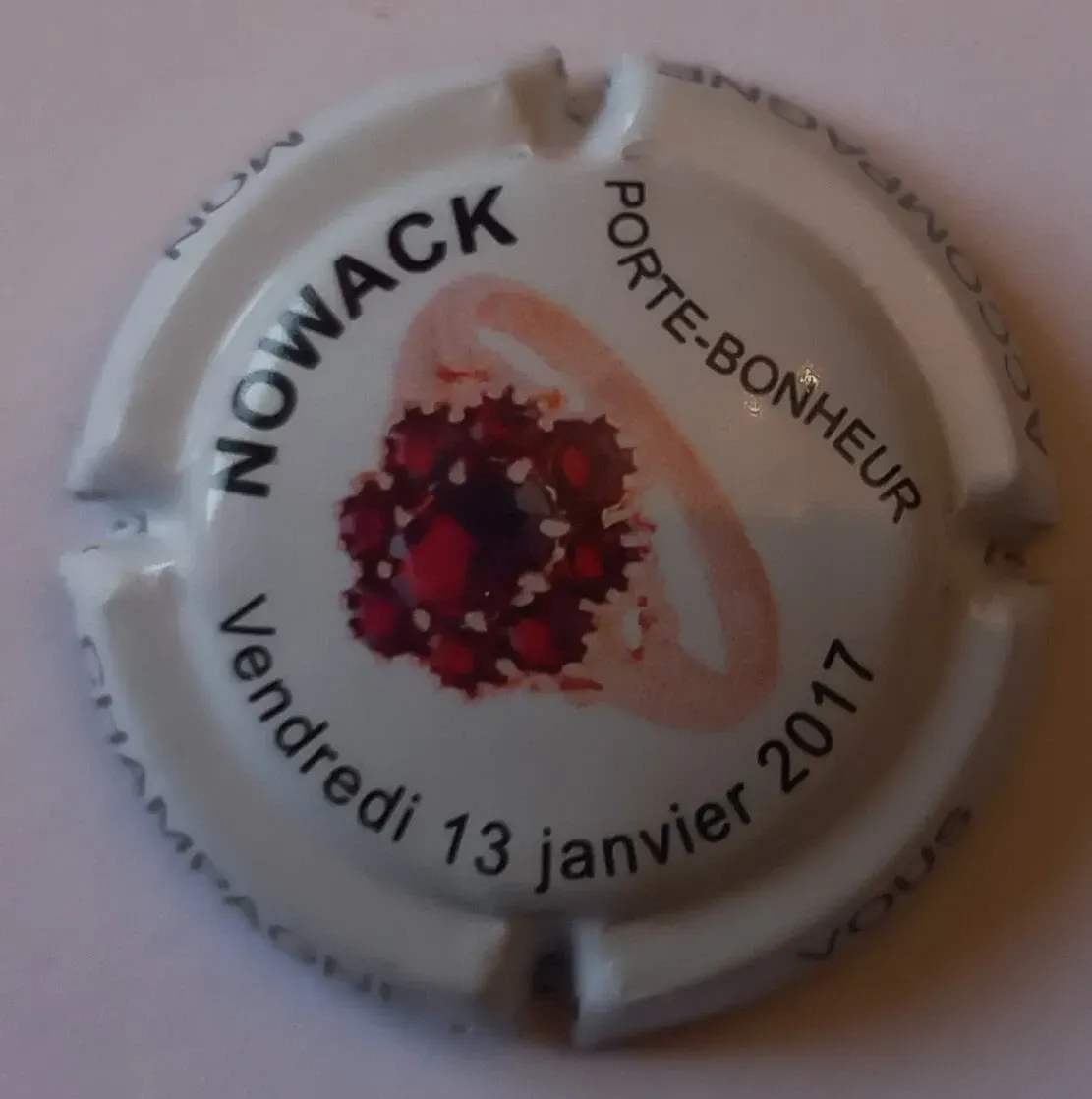 BELLE CAPSULE CHAMPAGNE NOWACK PORTE BONHEUR 13 JANVIER 2017 N°46m NEWS