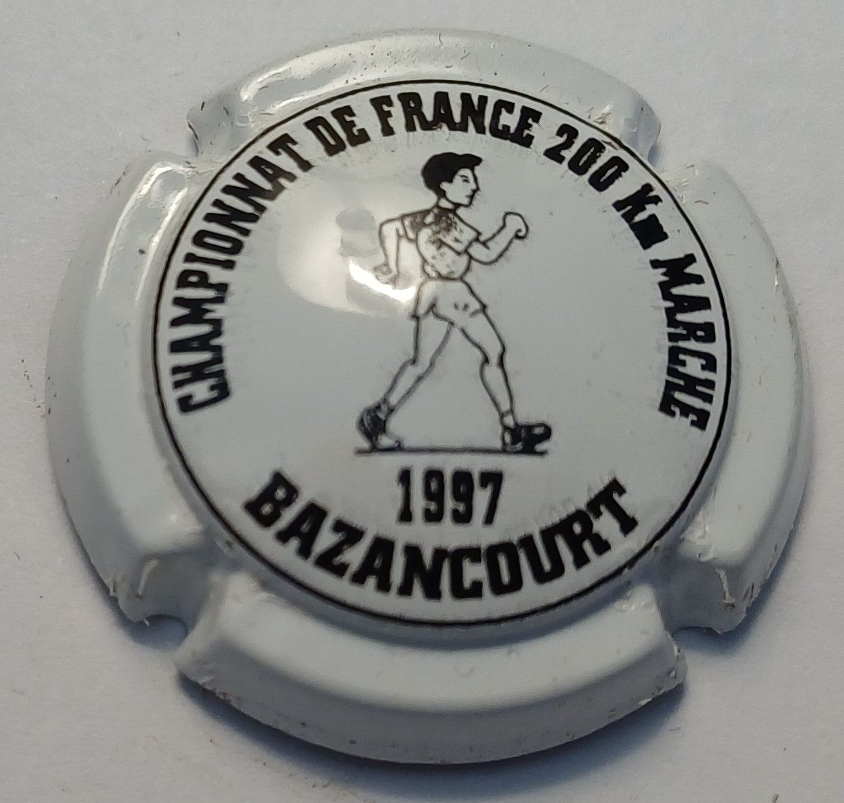 BELLE CAPSULE CHAMPAGNE COMMEMORATIVE AMICALE DES MARCHEURS DE BAZANCOURT NEWS