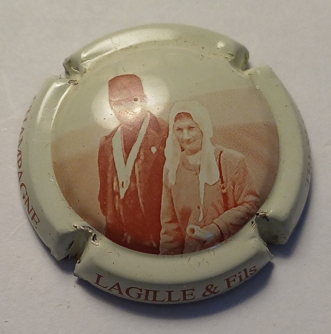 BELLE CAPSULE CHAMPAGNE LAGILLE & FILS RÉF N°4 NEWS