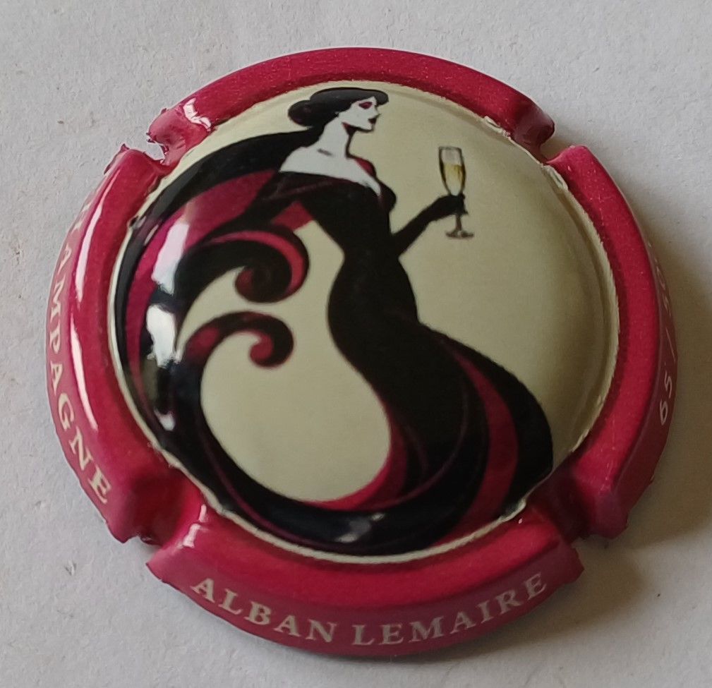 BELLE CAPSULE CHAMPAGNE ALBAN LEMAIRE FEMMES 2026 500ex NEWS