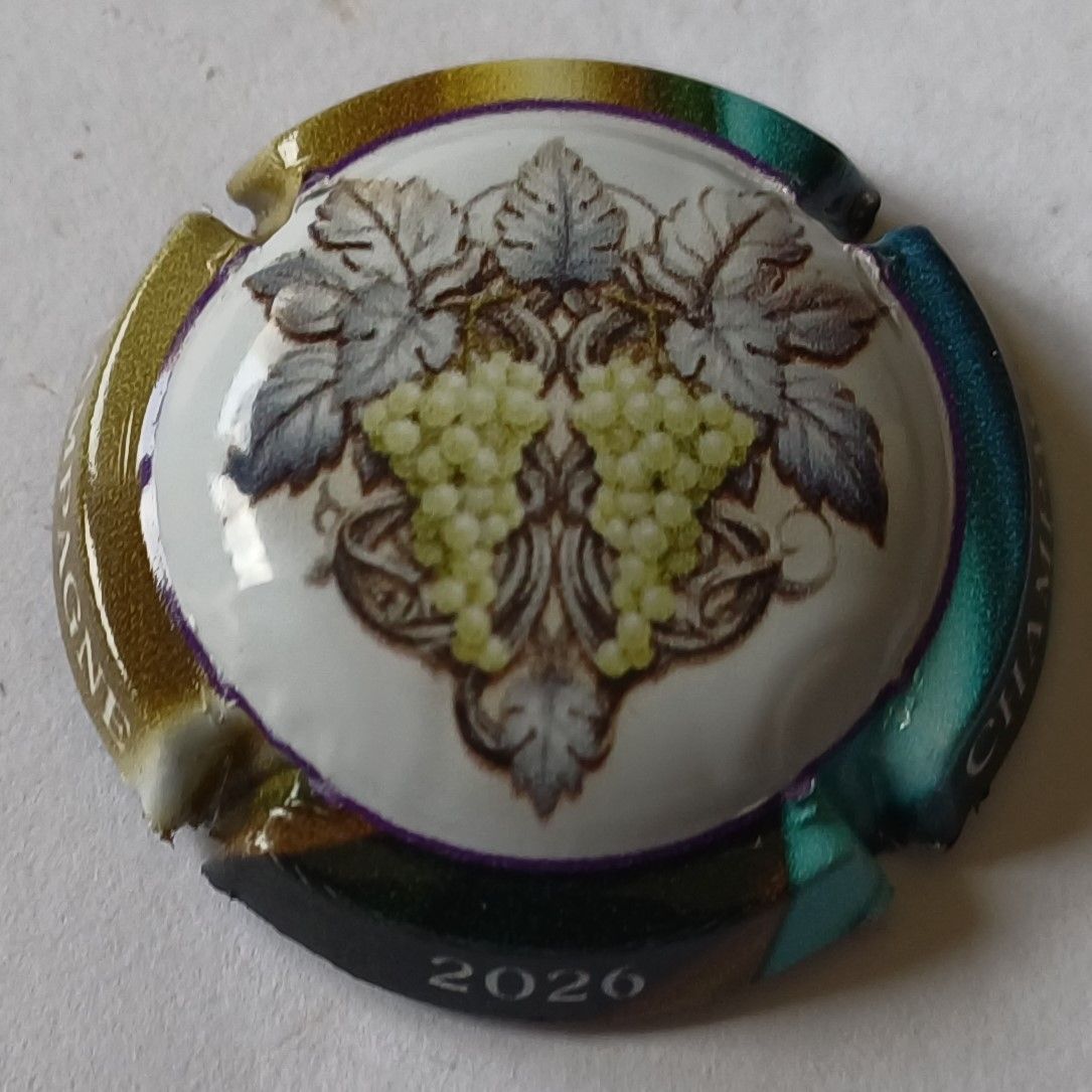 BELLE CAPSULE CHAMAPGNE GENERIQUE GRAPPE N°4 2026 NEWS