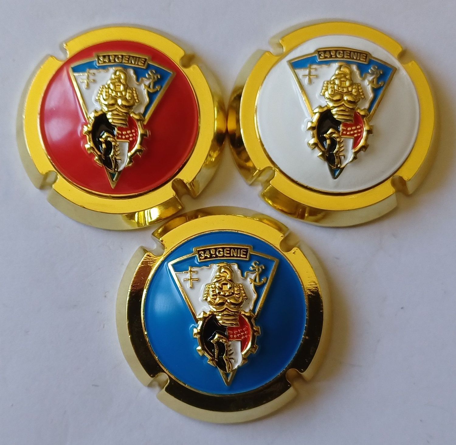 3 BELLES CAPSULES CHAMPAGNE SERGE CHEUTIN 34 REGIMENT DE GENIE BIJOUX 2026 180EX NEWS