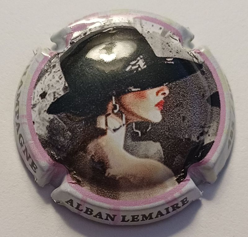 BELLE CAPSULE CHAMPAGNE ALBAN LEMAIRE FEMMES CHAPEAU 2026 500ex NEWS