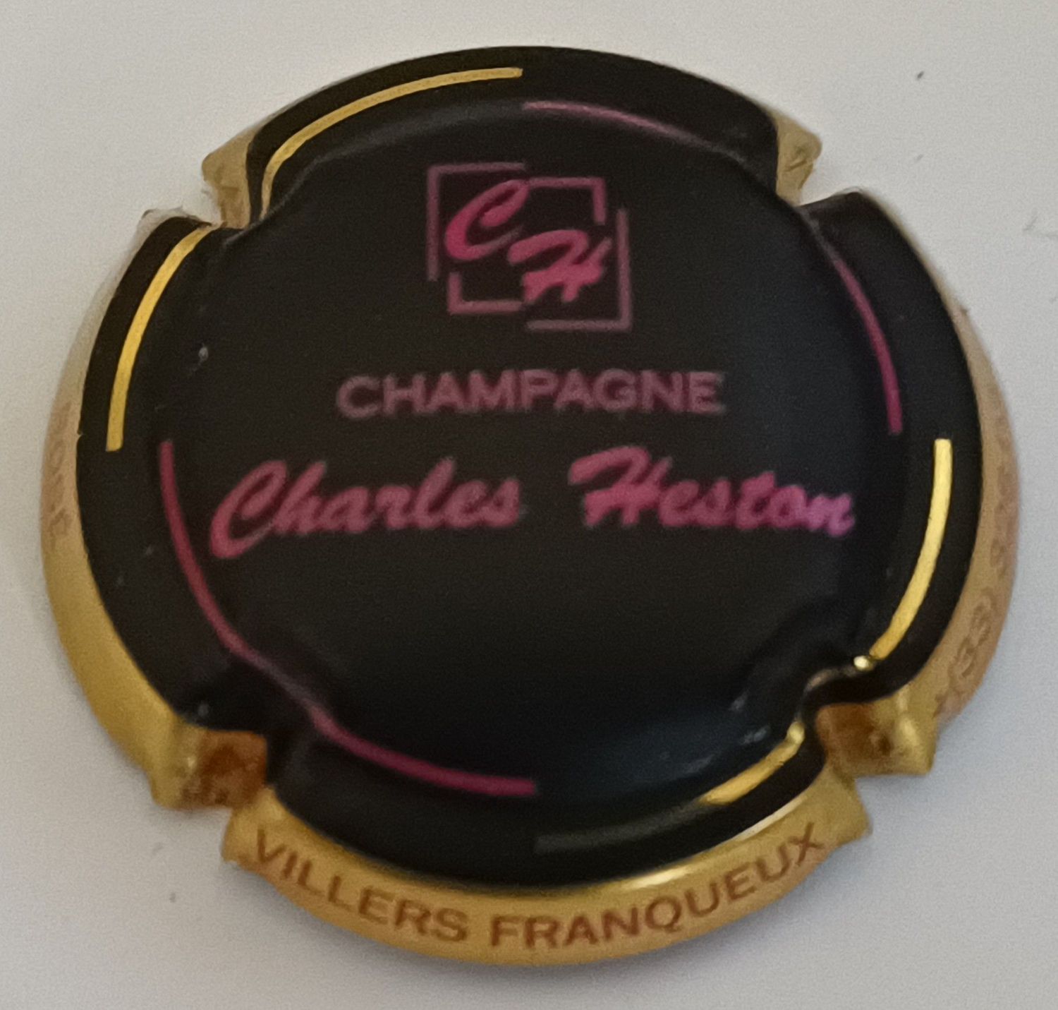 BELLE CAPSULE CHAMPAGNE SIX COTEAUX CHARLES HESTON ROSE REF N° 64b NEWS
