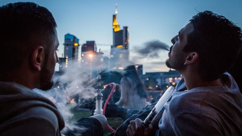 FRIENDS SMOKE
