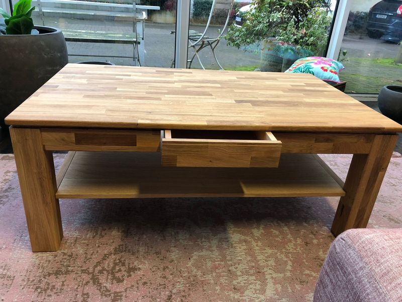 Couchtisch Wildeiche massiv  mit Ablage und Schubkasten