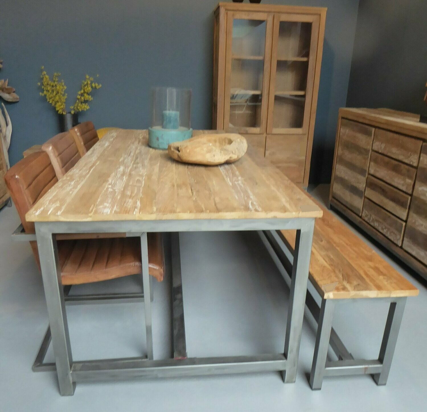 Teak-Tisch im Industrie-Look, Größe: 180x100 cm, Untergestell: Mit Mittelstrebe