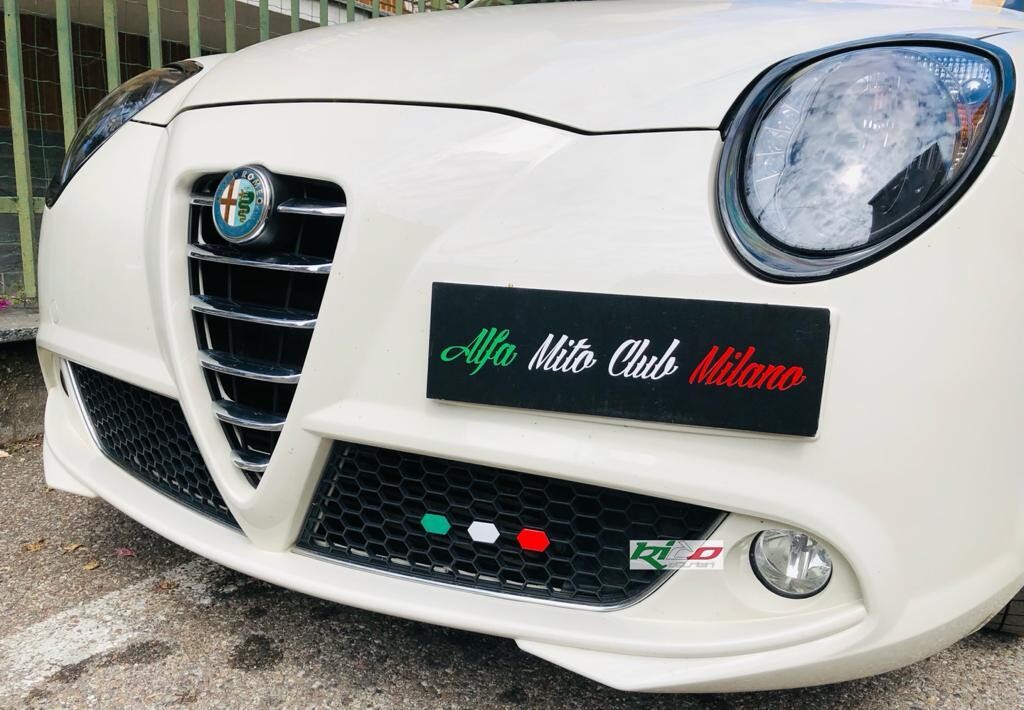 SET 3D Tricolore Italiano per la Griglia Alfa Romeo Mito