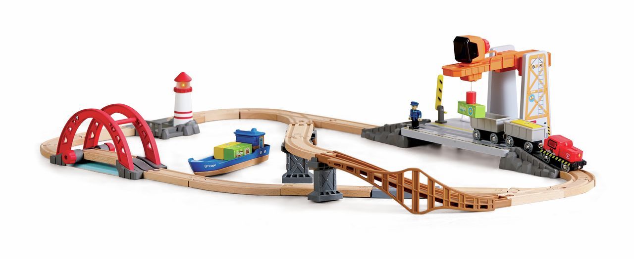 Bahn- und Seefracht-Set 38-teilig ca. 93x21x62cm ohne AAA 3.1 Batterien Bahn- und Seefracht-Set 38-teilig ca. 93x21x62cm ohne AAA 3.1 Batterien