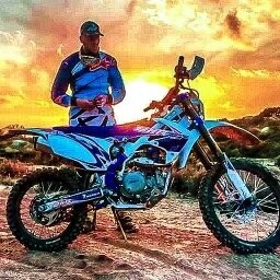 MOTOS