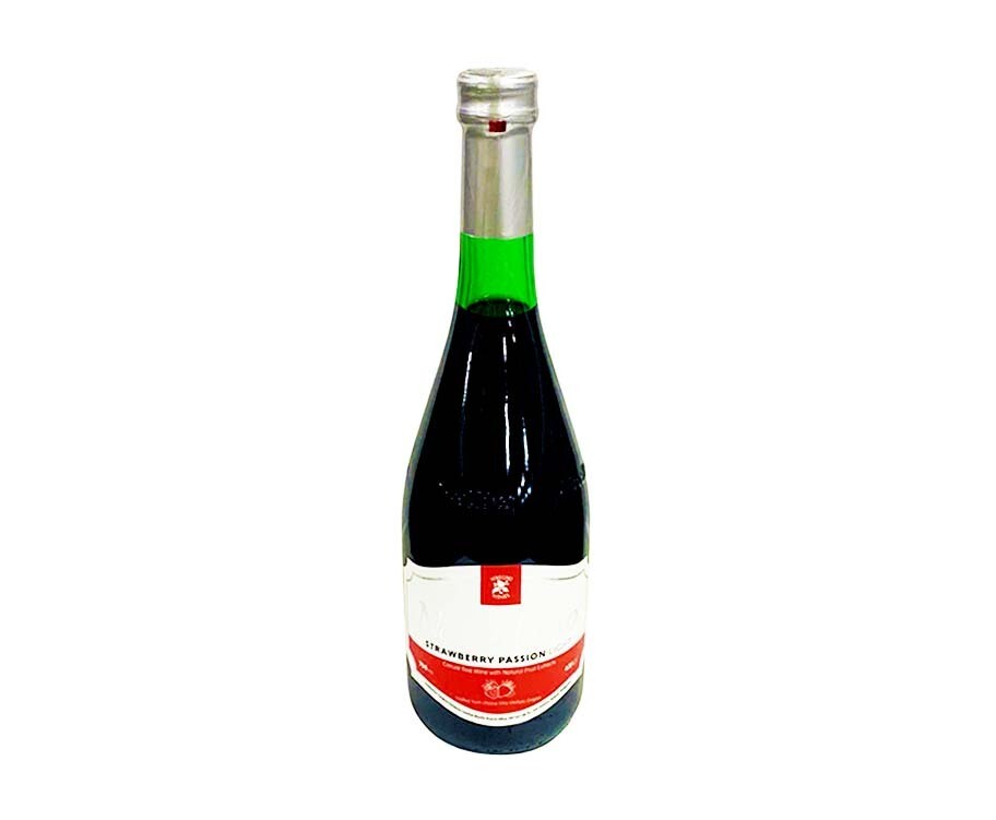 Novellino Strawberry Passion Light Casual Red Wine with Natural Fruit Extracts 750mL