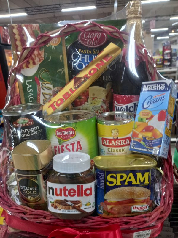 Christmas Basket Hi-Back Small 004