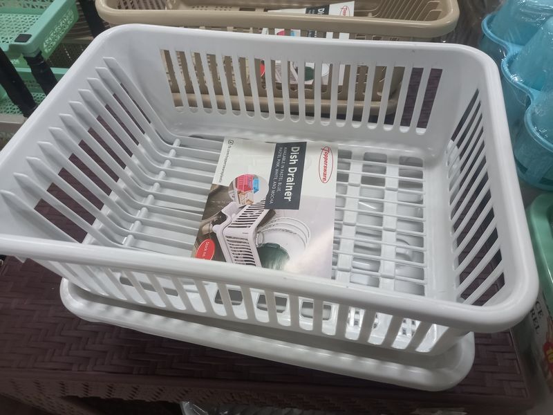 Dish drainer