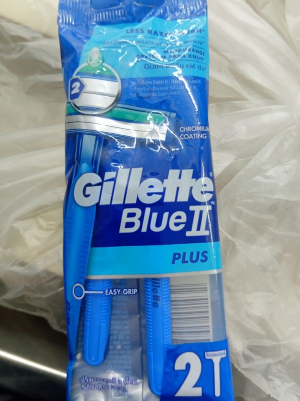Gillette Blue II Plus Ultra Grip 2 Pieces