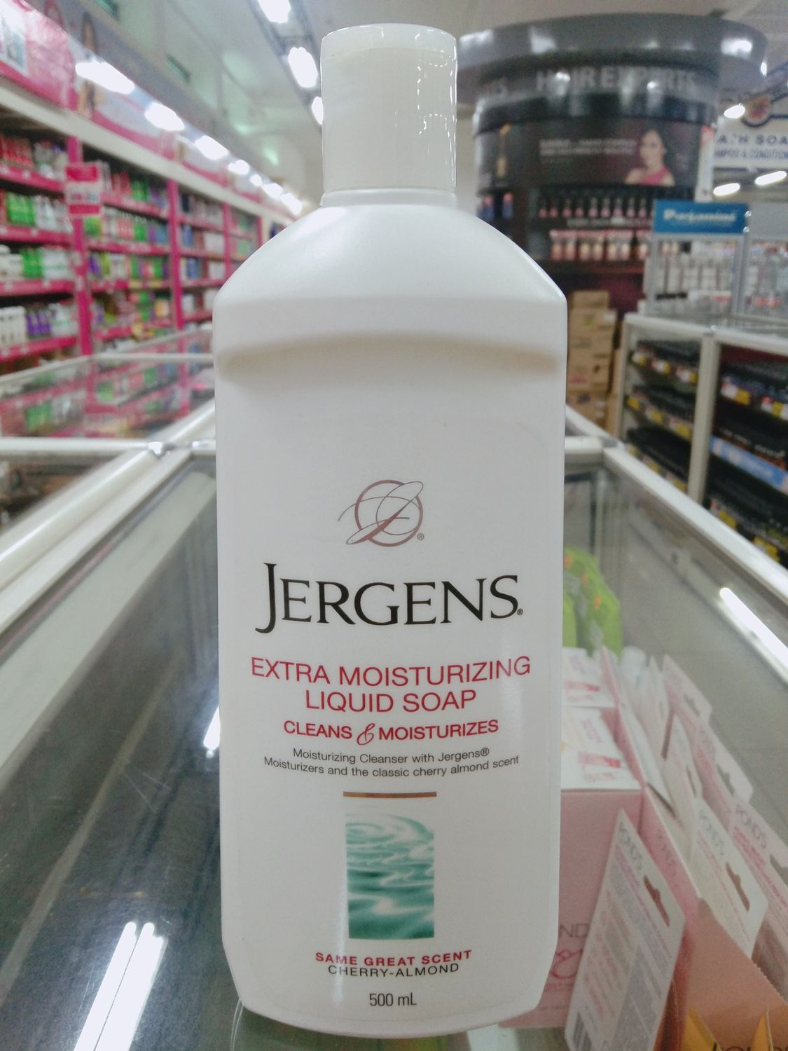 Jergens Extra Moisturizing Liquid Soap Cherry-Almond Scent 500ml