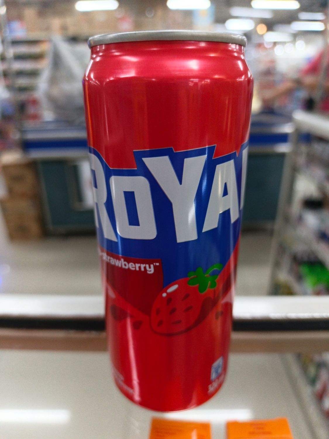 Royal Tru-Strawberry Carbonated Flavored Drink 320ml