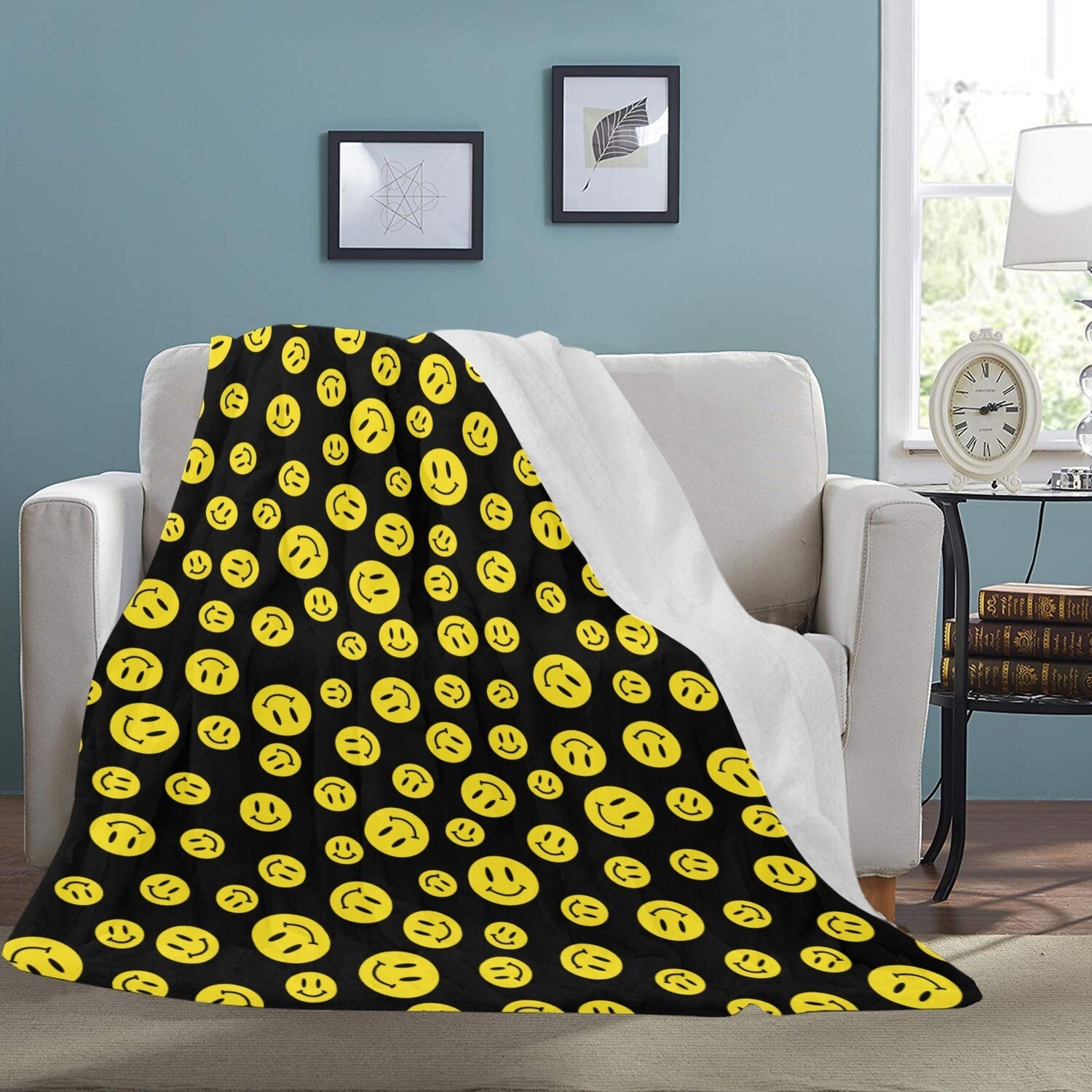 🤴🏽👸🏽😃 Large Ultra-Soft Micro Fleece Blanket Happy faces, Yellow Smileys, Emojis, gift, gift for her, gift for him, gift for them, 70"x80", black