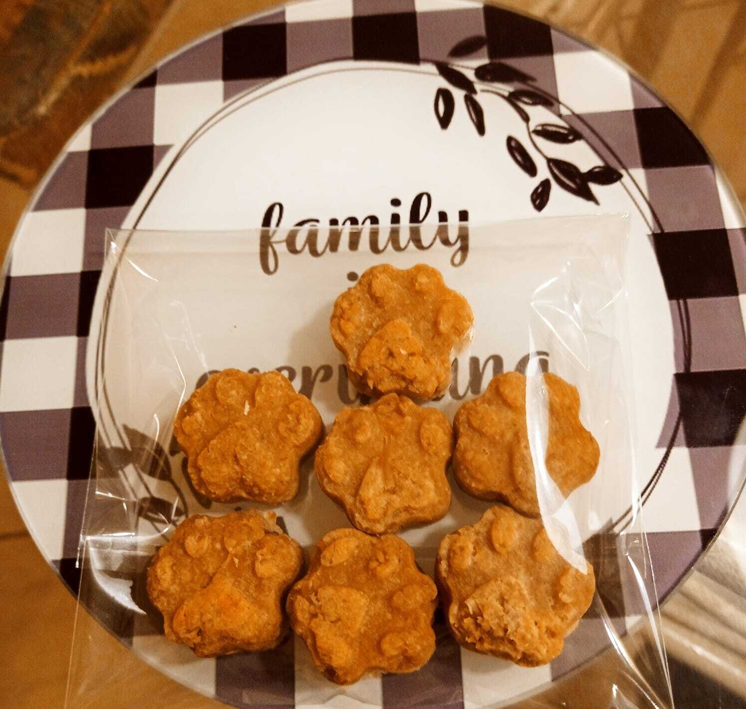 🐕🐩🐾 Handmade Natural Dog Treats - Chicken Bites, Dog Treats, Organic Dog Treats, Dog Gift, Handmade Dog Treat, cookies for dogs, paw treats