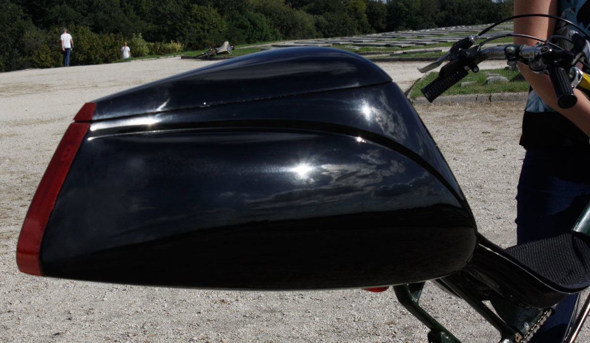 Tailbox Dolphin Carbon