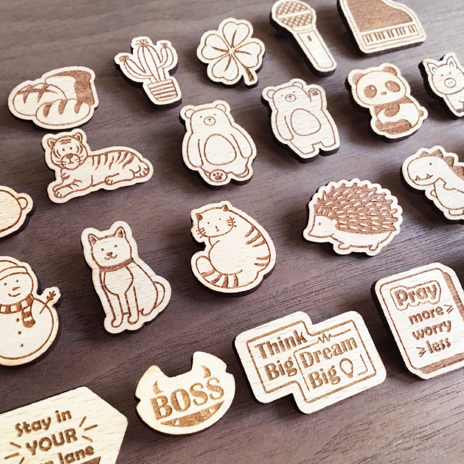 Little wooden pins 小小木製扣針