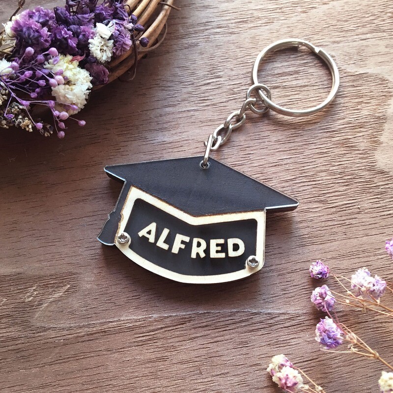 Keychains with personalized names - Graduation Hat 自訂名字鎖匙扣 - 畢業帽