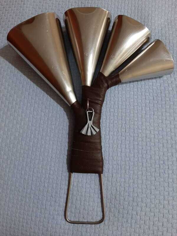 Agogô de 4 Bocas (Cabo em couro)