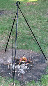 Tripod - 1.6 metre extending with chain and hook
