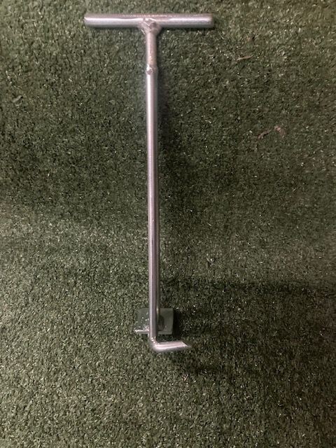 Tent peg puller
