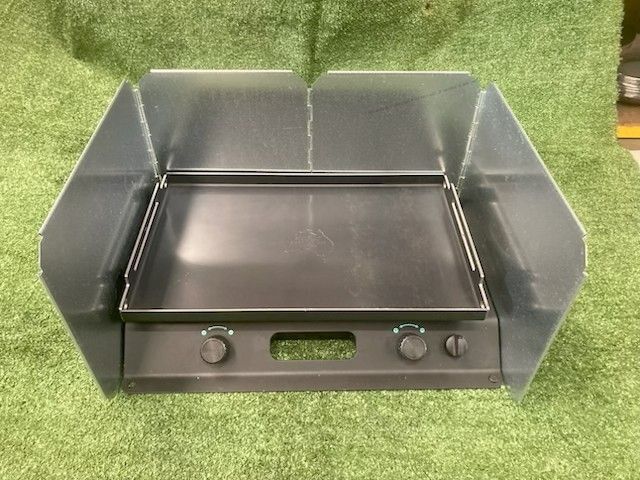 Windshield- Hinged Folding 4 Panels.