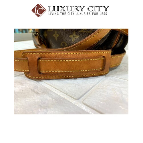 [Luxury City] Preloved Authentic Louis Vuitton Monogram Canvas Saumur Shoulder Bag Vintage