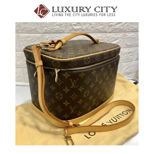 [Luxury City] Preloved Vintage Louis Vuitton Cosmetic Bag with Strap