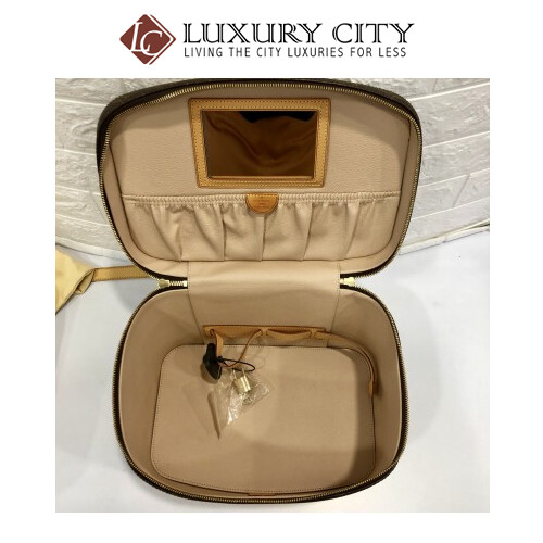 [Luxury City] Preloved Vintage Louis Vuitton Cosmetic Bag with Strap