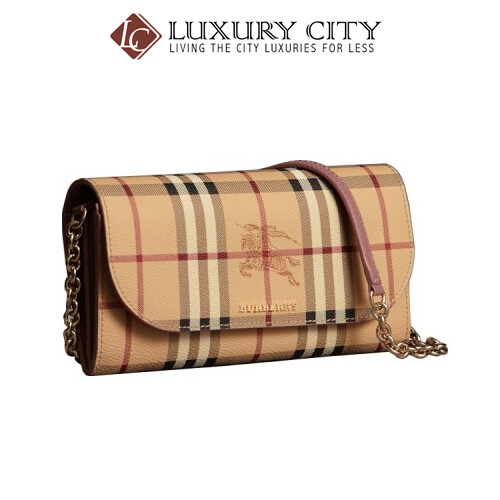 [Luxury City] Burberry Leather Trim Haymarket Check Wallet With Chain in Light Elderberry Burberry-40609781